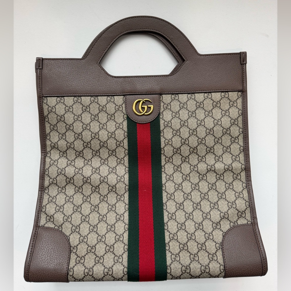 New condition vintage LUXE GG supreme wed handle clutch $550
